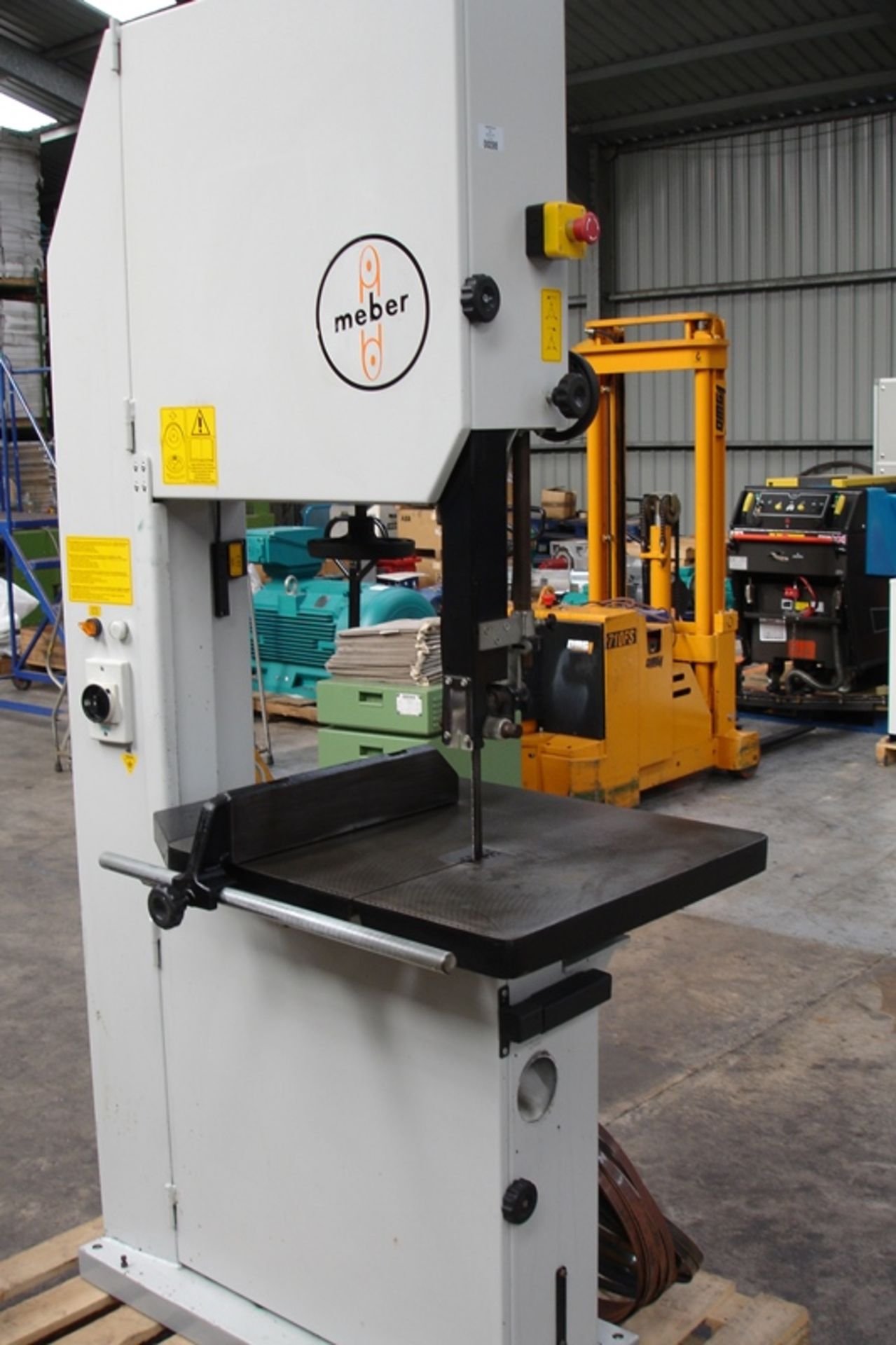 Meber 600 Vertical Bandsaw - Image 5 of 5