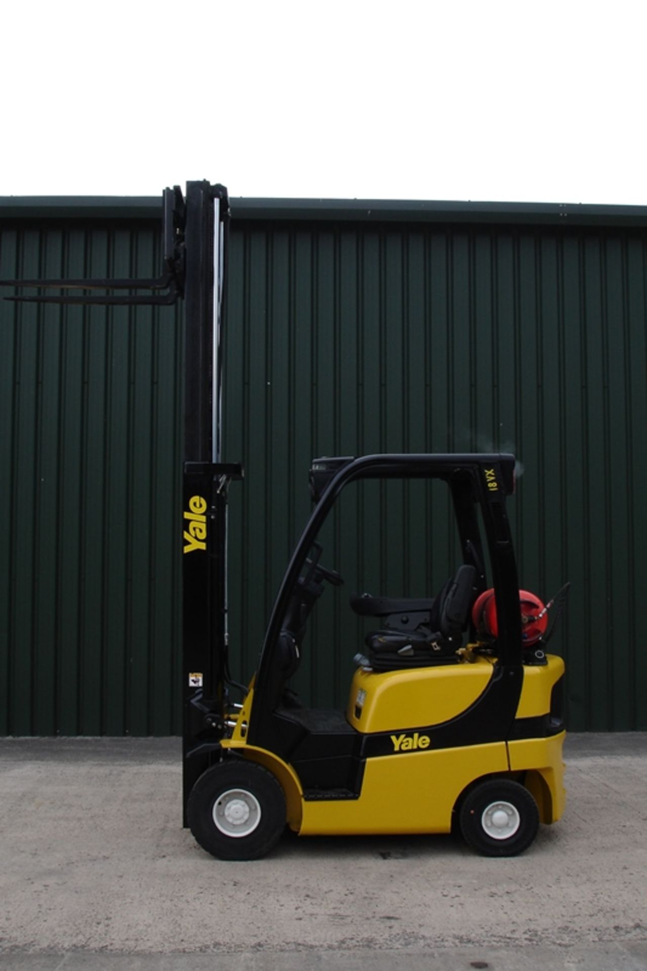 Yale GLP1.8VX Forklift (2011) - Image 6 of 6