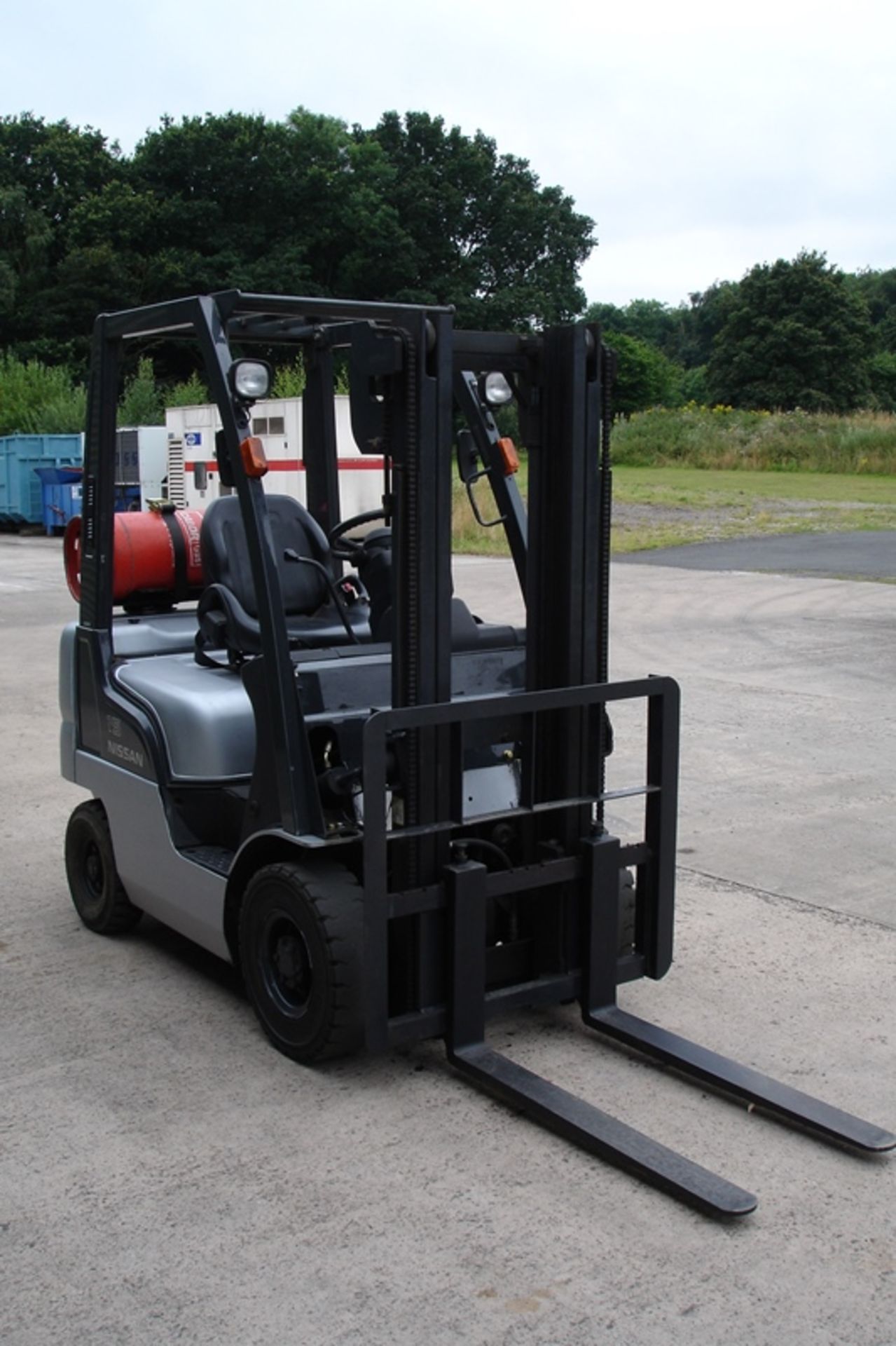 Nissan 1.5 ton forklift (2007) - Image 4 of 6