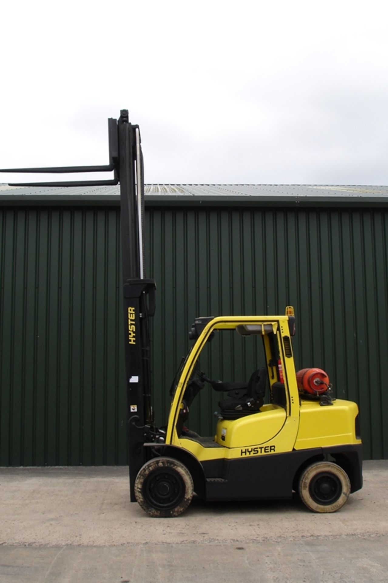 Hyster H4.0FT Forklift (2010) - Image 6 of 6