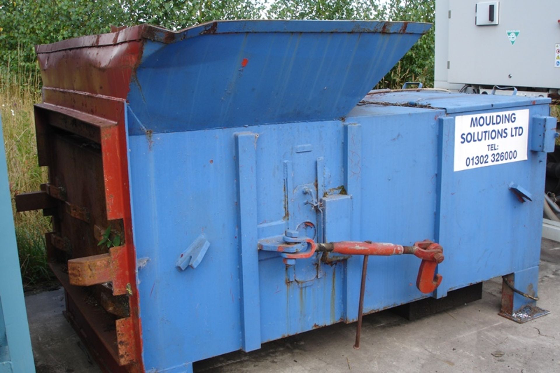 Hydraulic Skip Compactor - Image 2 of 2