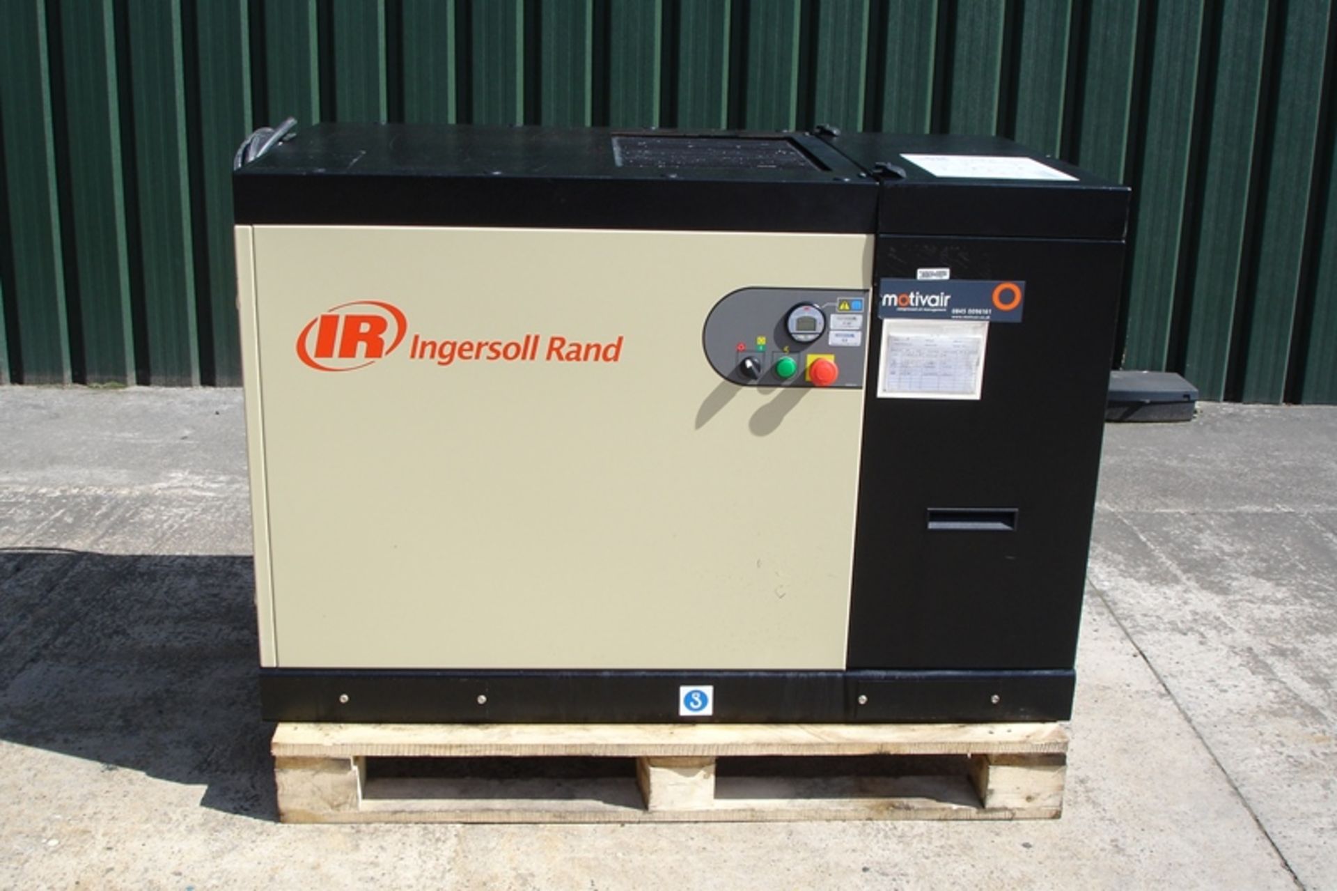 Ingersoll Rand Packaged Screw Compressor