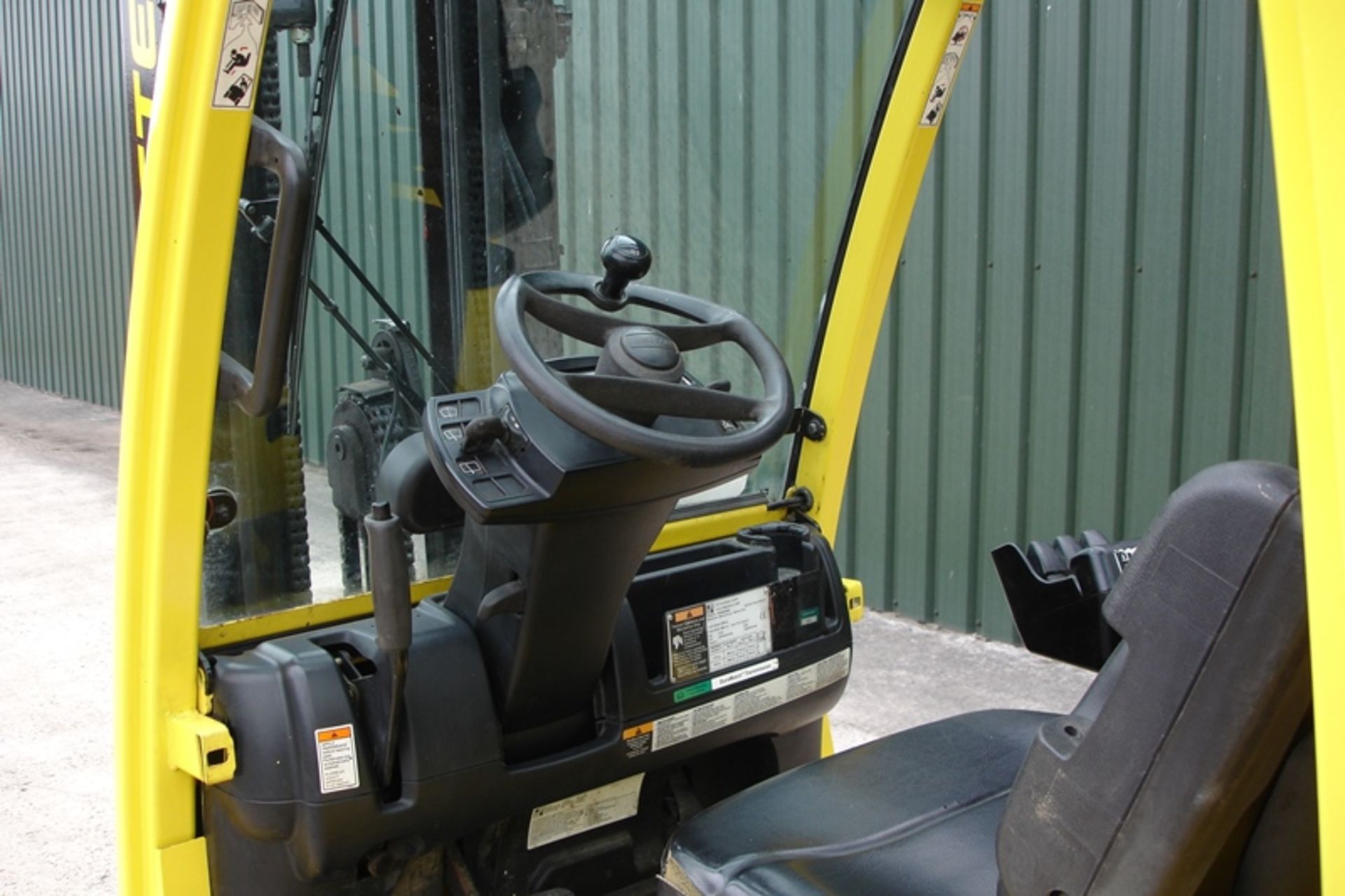 Hyster H1.8FT Forkilft (2007) - Image 5 of 6