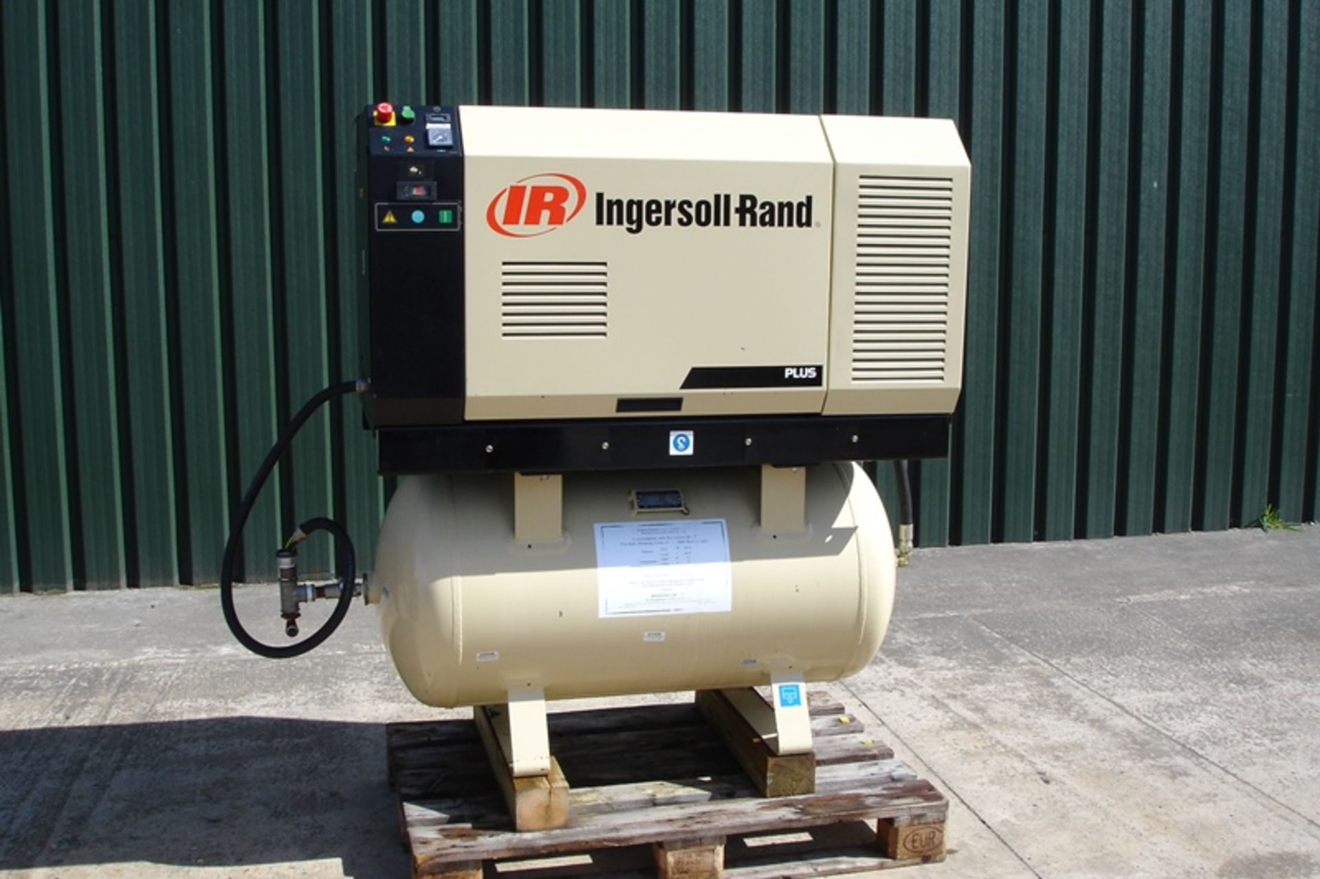 Ingersoll Rand Compressor/Dryer/Tank System