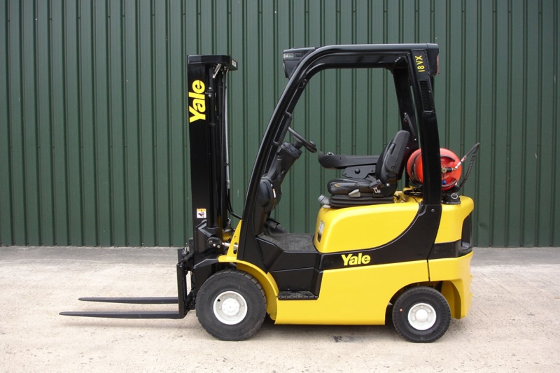 Yale GLP1.8VX Forklift (2011)