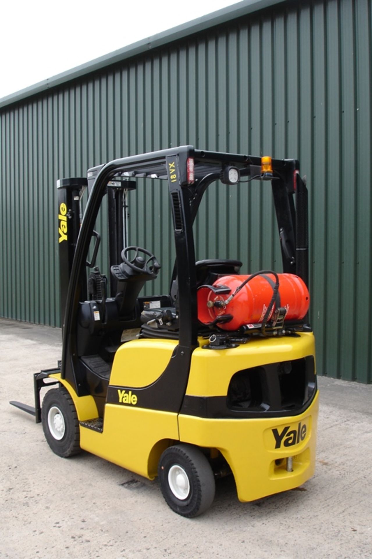 Yale GLP1.8VX Forklift (2011) - Image 2 of 7