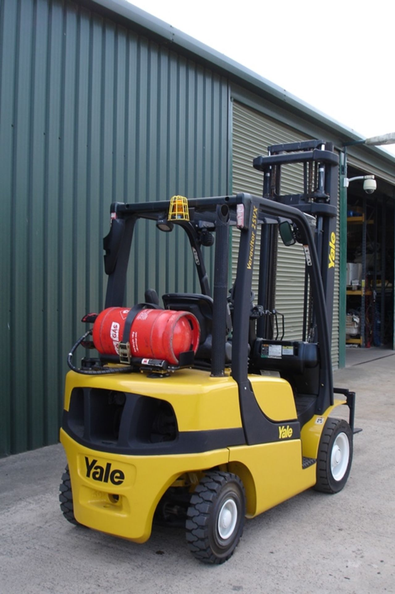 Yale GLP25VX Forklift (2010) - Image 2 of 7