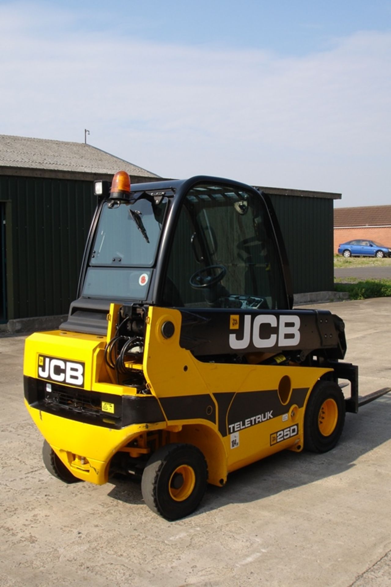 JCB TLT250D Teletruck (2012) Telescopic Forklift - Image 3 of 9