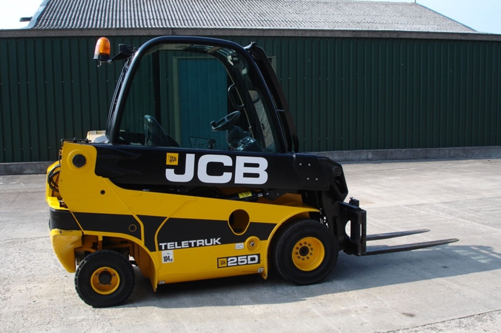 JCB TLT250D Teletruck (2012) Telescopic Forklift - Image 4 of 9