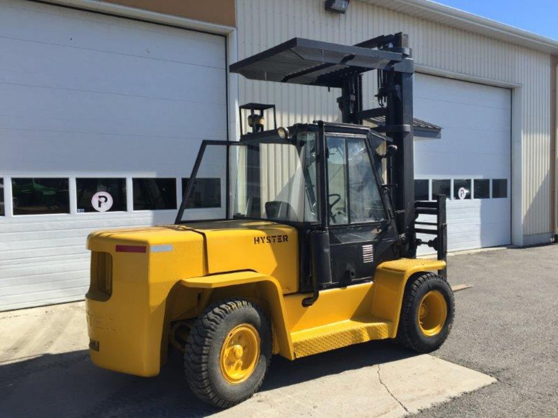 HYSTER Lift truck, Cap: 15,500 lbs.- Mod: H155XL,  Diesel - New front brakes, new paint