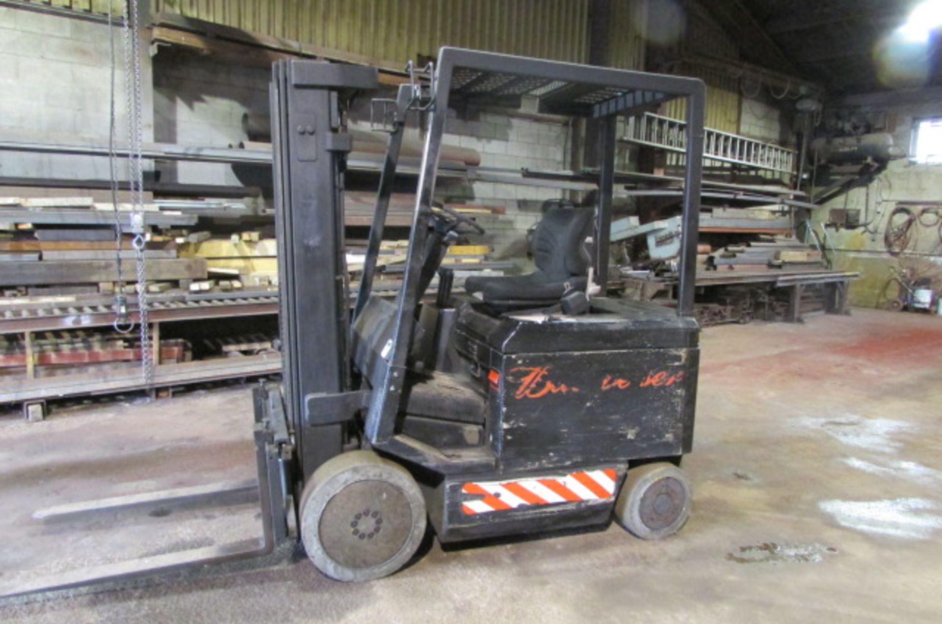 CROWN ELECTRIC LIFT TRUCK, Mod: 50FCTT, 5,000 CAP.