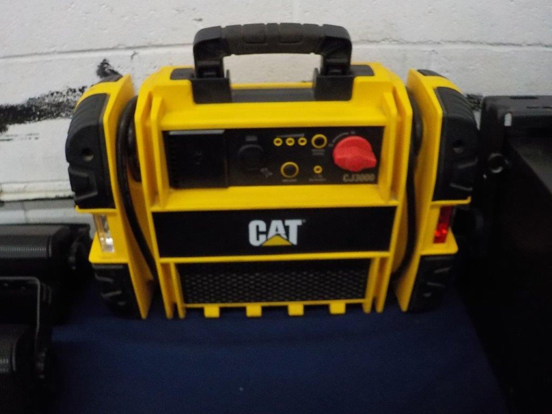 CATERPILLAR jump starter mod: CJ3000ca, 12v-dc-1000 amps instant