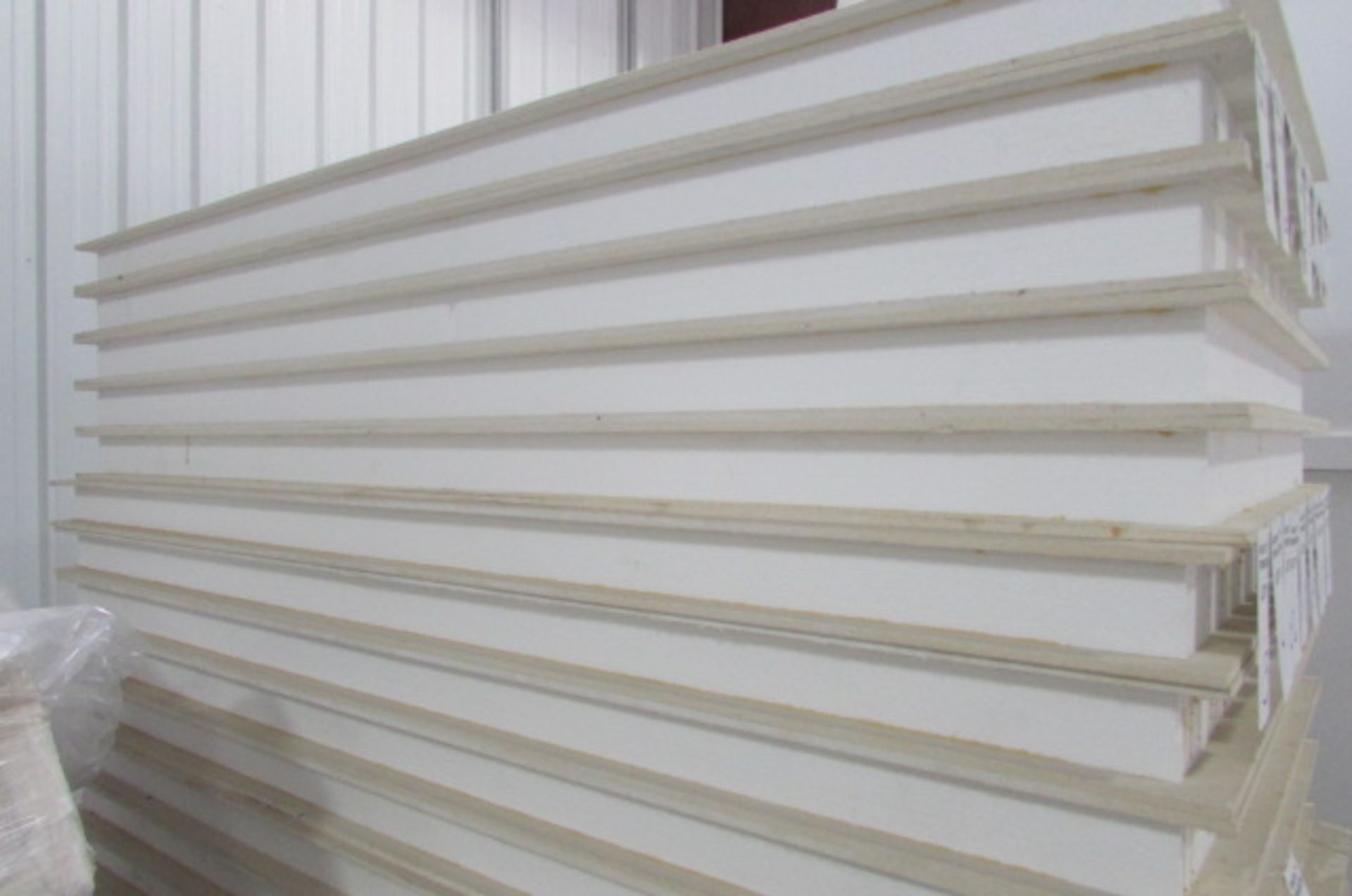 (25) BUILDING PANELS (4' X 8' ) MAGNESIUM OXIDE EXTERIOR - (100 LINEAR FT.)