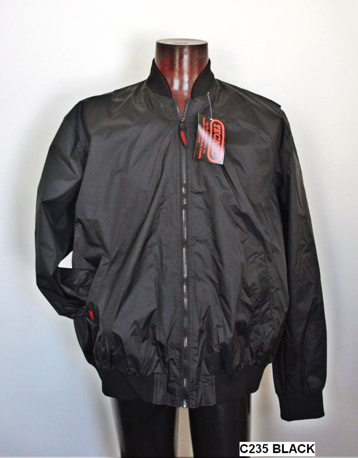 87 x Wind Breaker / Assorted black, green and grey / C235