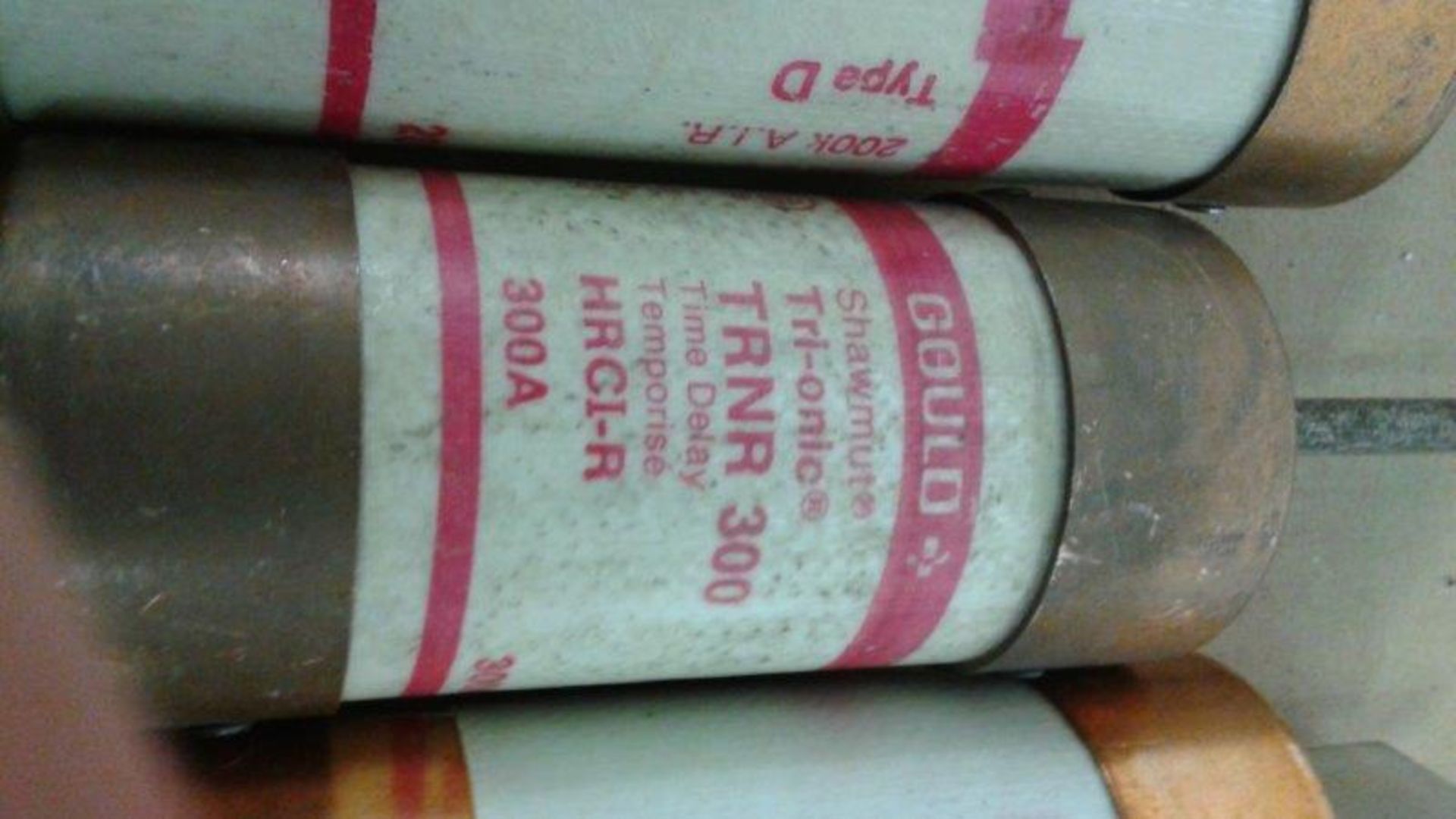 LOT: (48) ASST. 600 VOLT FUSES, (SEE PHOTOS FOR INDIVIDUAL DETAILS ( ALL TESTED & FUNCTIONAL) - Image 7 of 13