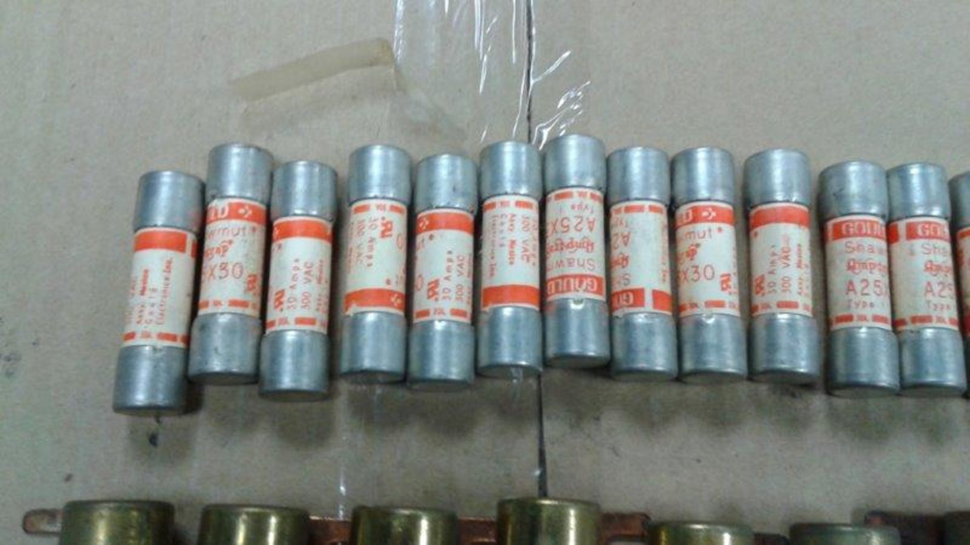 LOT: (approx.100) ASST. FUSES, (SEE PHOTOS FOR INDIVIDUAL DETAILS ( ALL TESTED & FUNCTIONAL) - Image 7 of 7