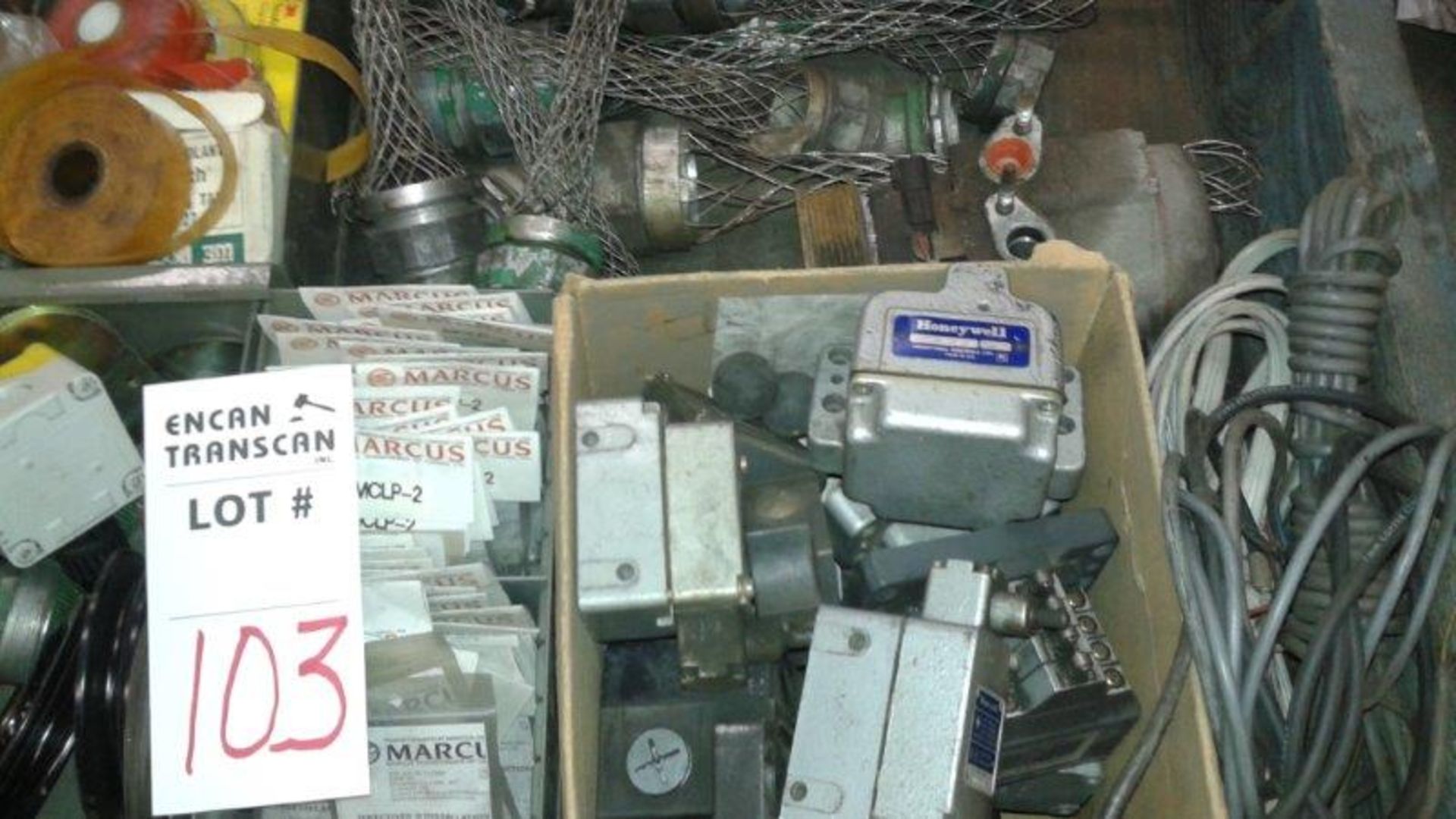 LOT: ASSORTED ELECTRICAL COMPONENTS, FUSES, CONNECTORS, BULBS, SPARE PARTS, RELAYS, SWITCHES, - Image 5 of 9