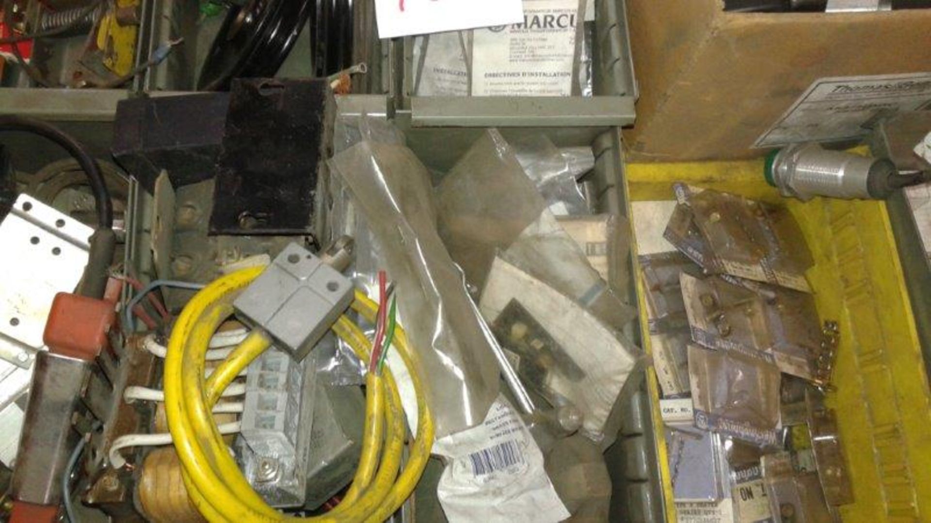 LOT: ASSORTED ELECTRICAL COMPONENTS, FUSES, CONNECTORS, BULBS, SPARE PARTS, RELAYS, SWITCHES, - Image 3 of 9