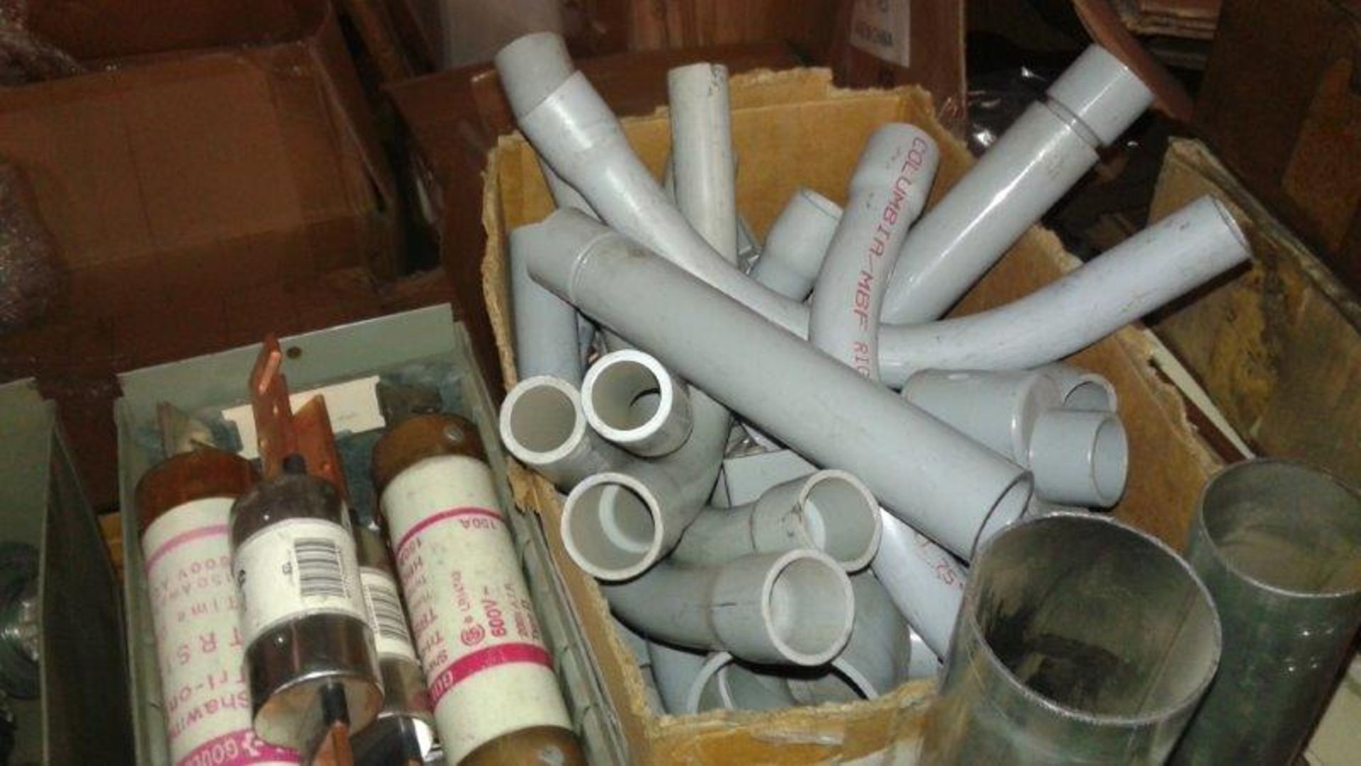 LOT: ASSORTED ELECTRICAL COMPONENTS, PVC & GALV. CONDUIT CONNECTORS, FUSES, SANDING WHEELS, ETC. - Image 6 of 7