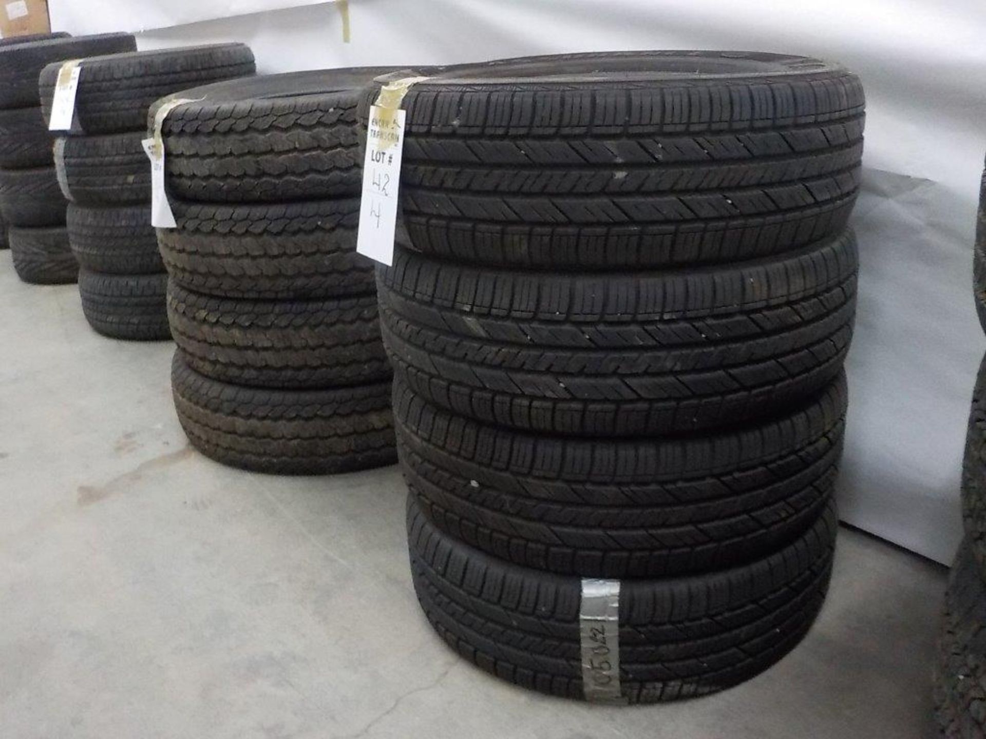 GOODYEAR ASSURANCE summertires, P215/70/R15 (used)