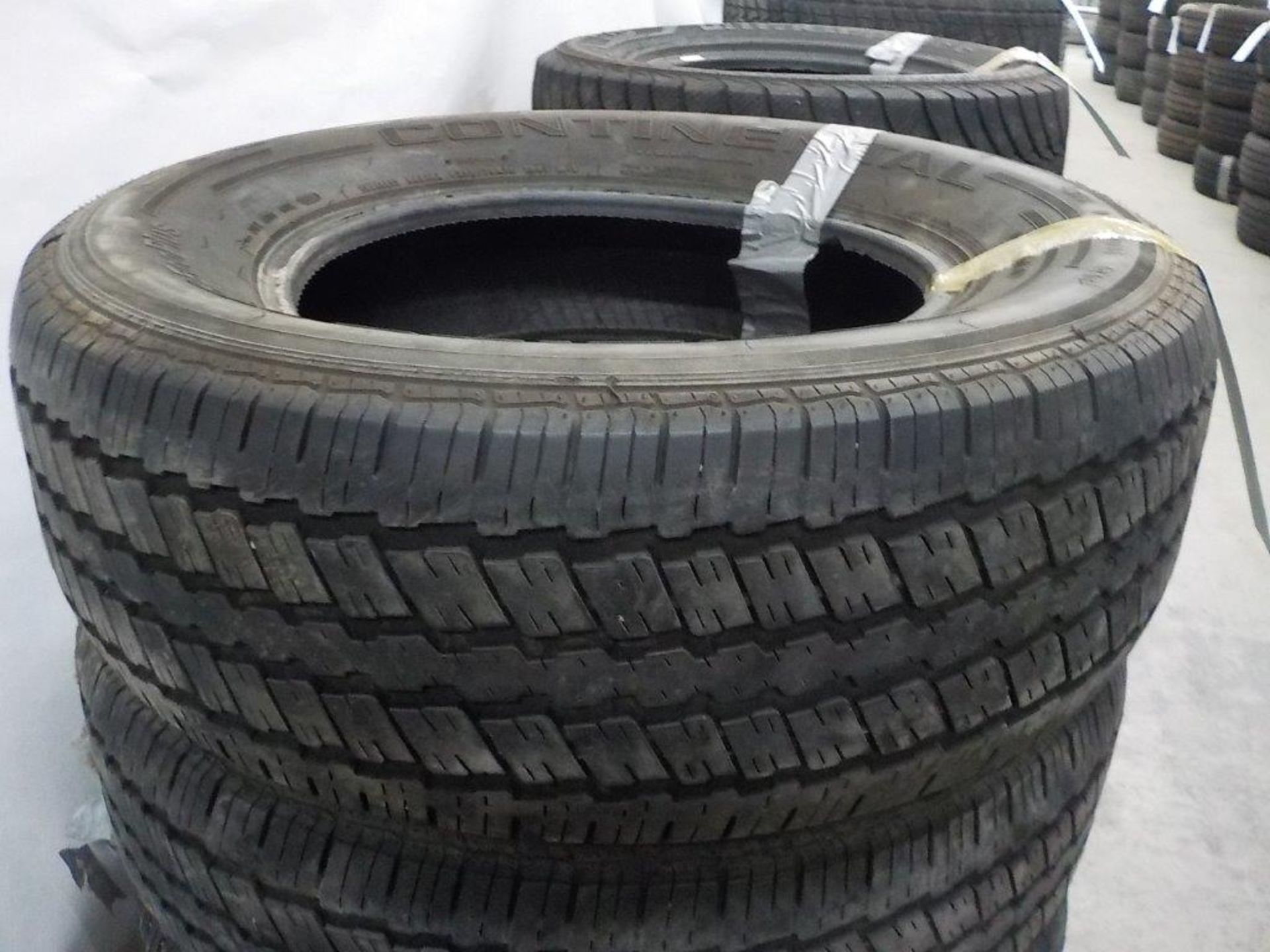 CONTINENTAL CONTITRAC M+S all-season tires P235/70R16 (used) - Image 3 of 3