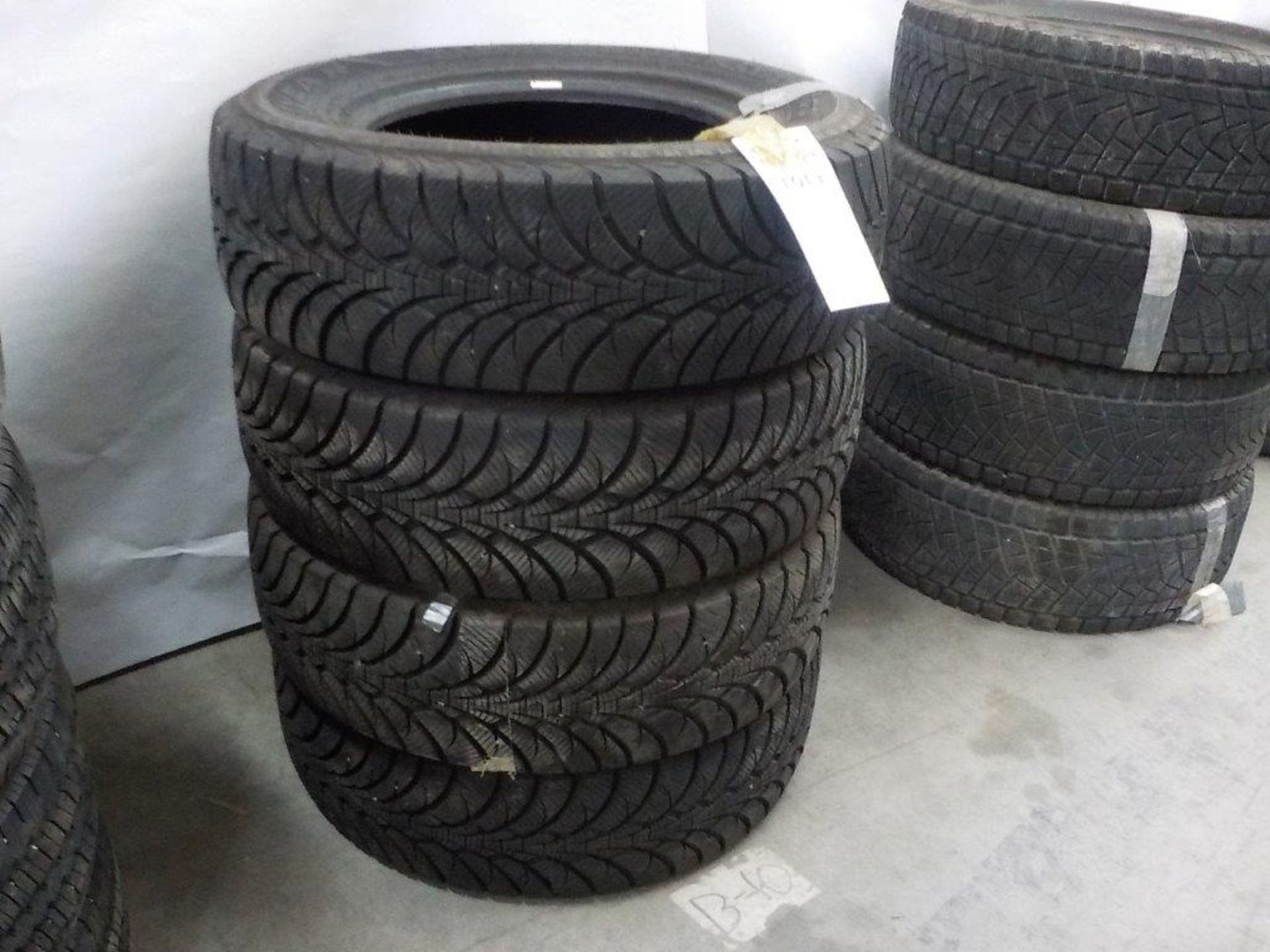 GOODYEAR ULTRAGRIP M+S all season tires P235/70R16 (used)