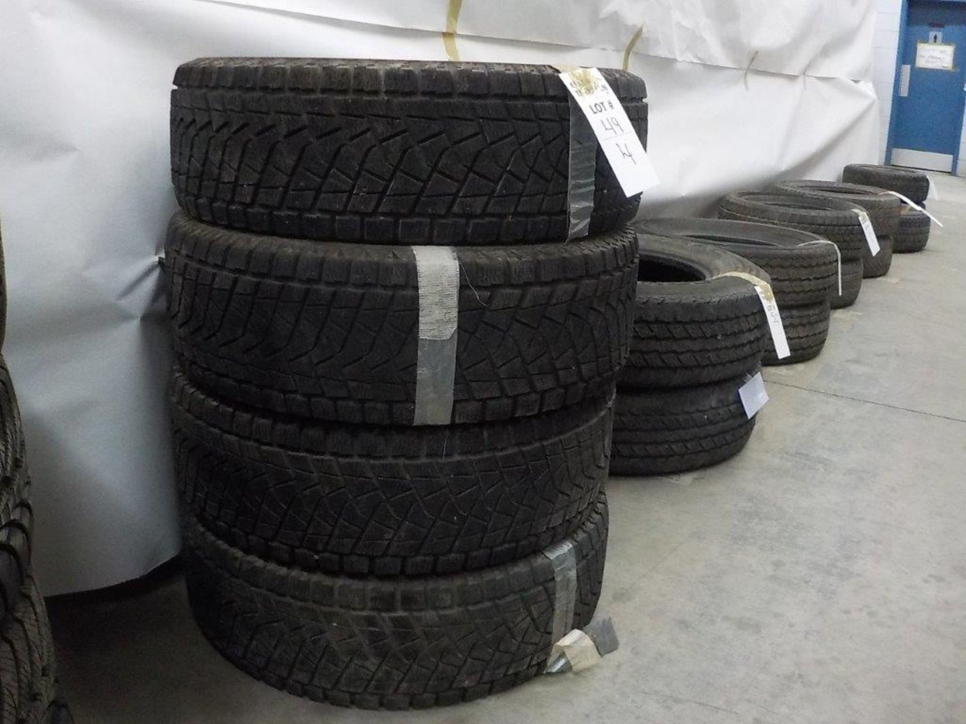 BRIDGESTONE BLIZZAK winter tires P255/70/R16 (used)