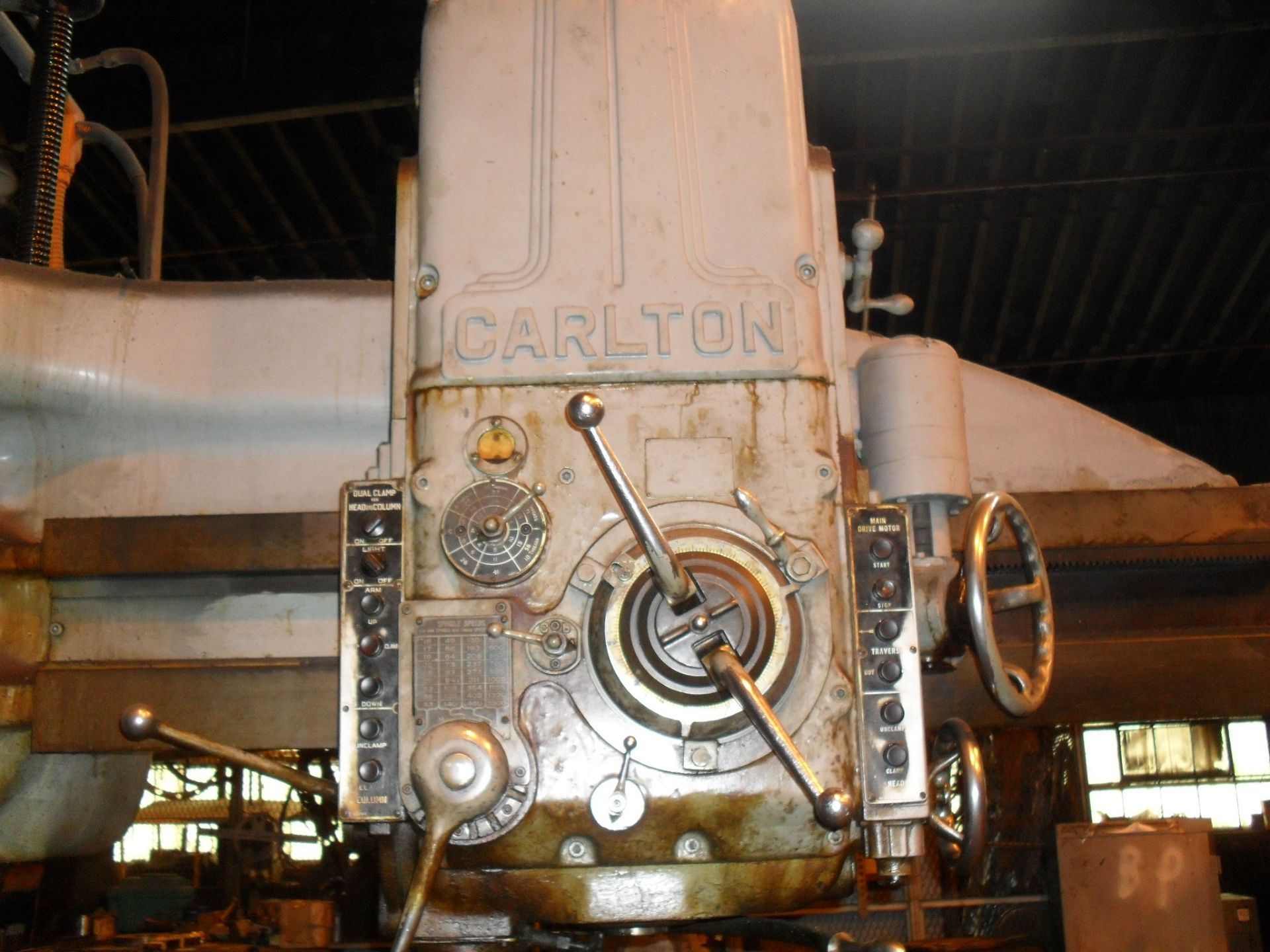 Carlton 5' arm X 17" column radial drill with two tables - Image 2 of 2