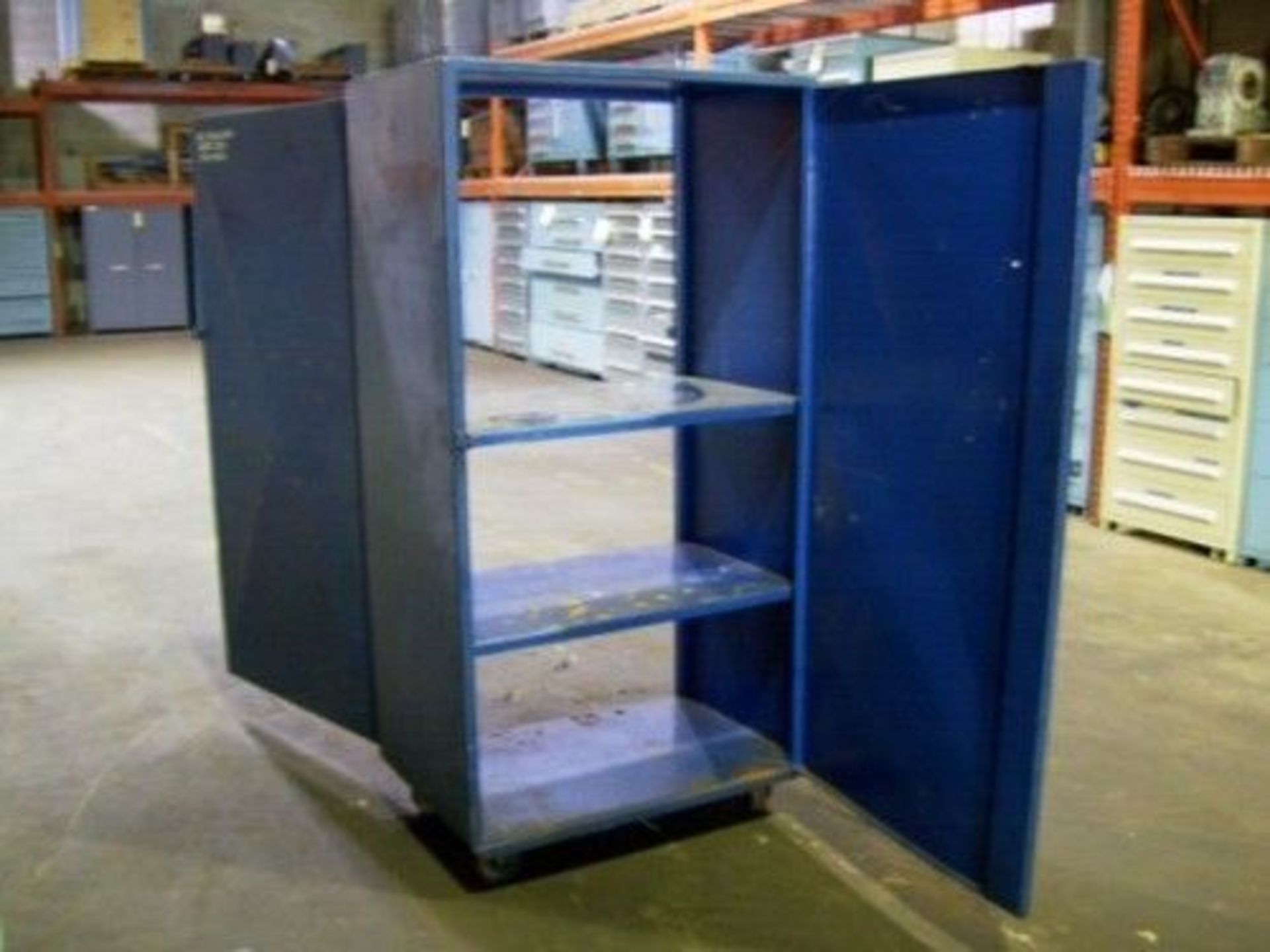 Double sided cabinet on wheels - Image 2 of 2