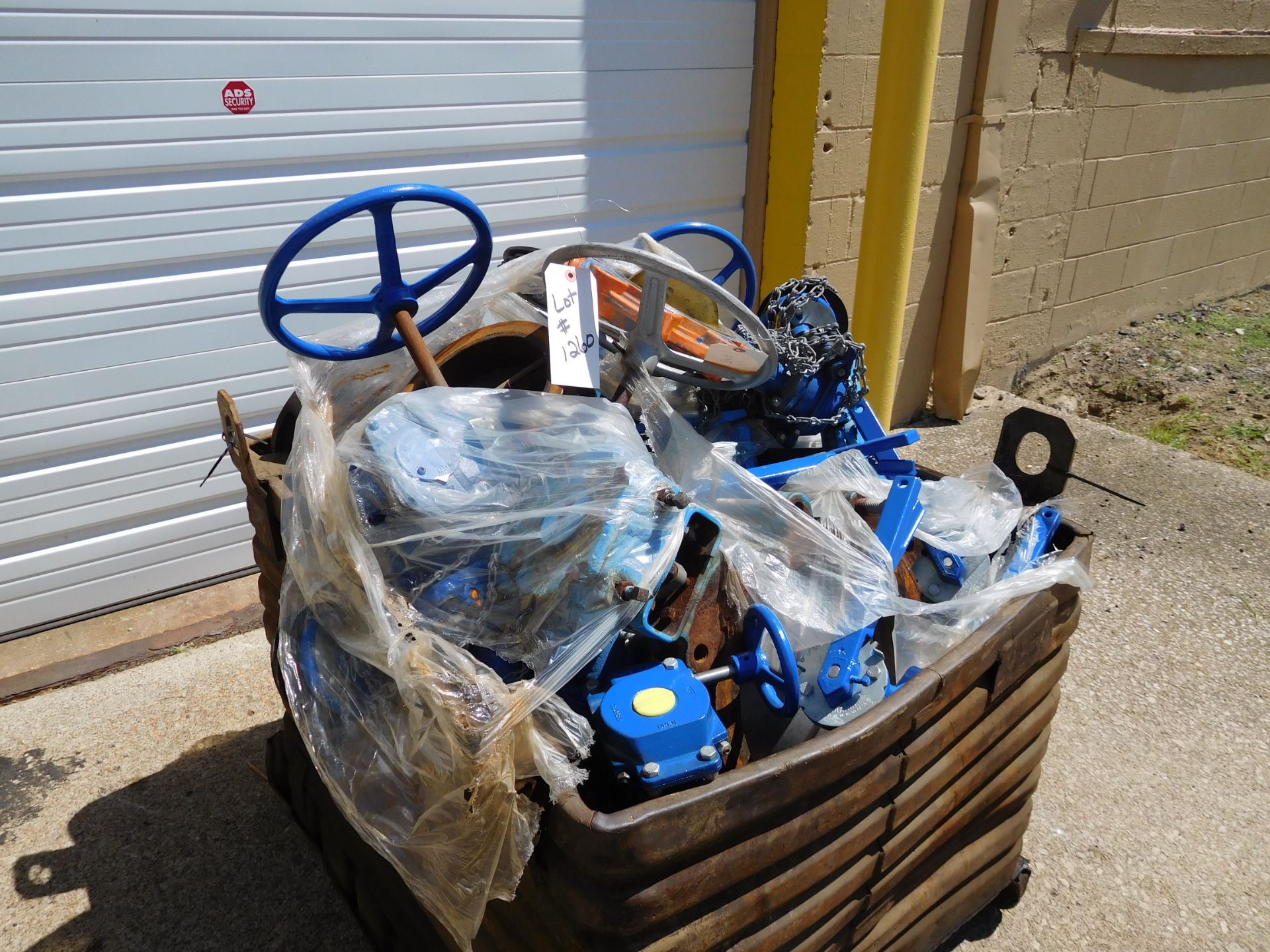 Bin of Gate Valves Sizes from 6" - 12" (approx. 25 quantity) - Image 3 of 3