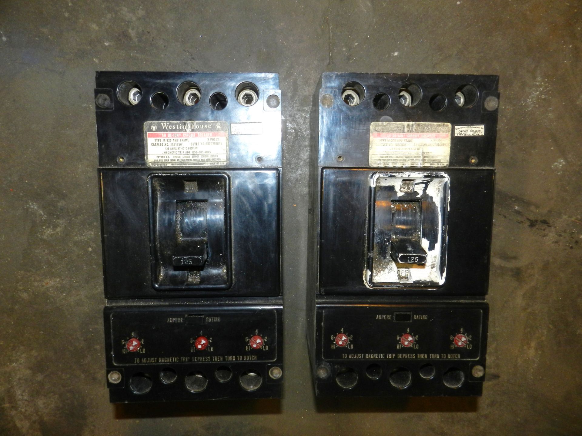 Lot of 2 - Westinghouse JA3125W 125 Amp 3 Pole 600V Circuit Breaker - Image 4 of 4