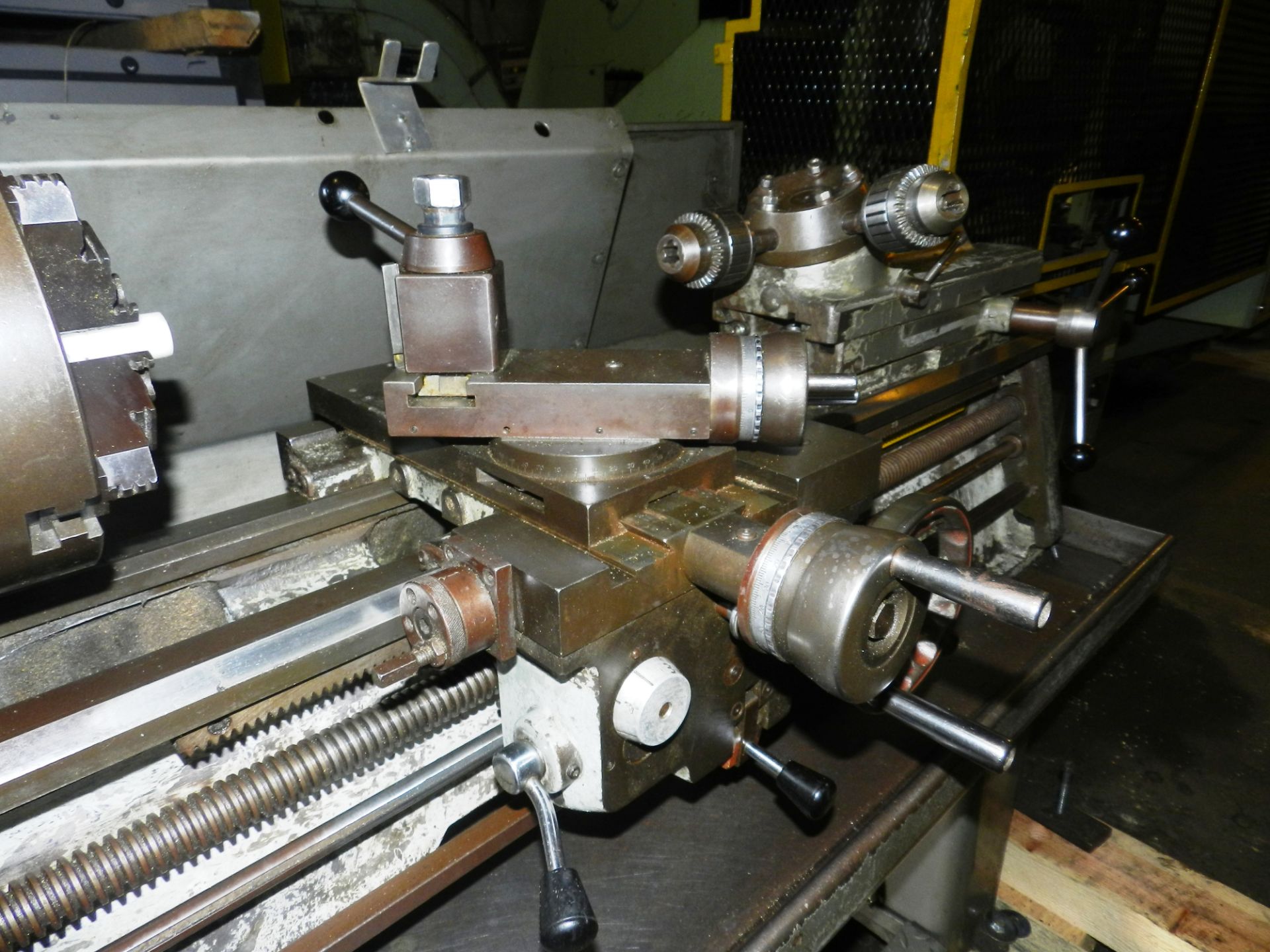 Clausing Colchester 11" Engine Lathe - Image 5 of 7