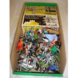 A tray of mixed boxed and unboxed plastic soldiers mostly by Britains to include two Siege