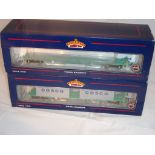 OO Gauge: A pair of boxed intermodal Bachmann container wagons (one pair with Cosco containers,