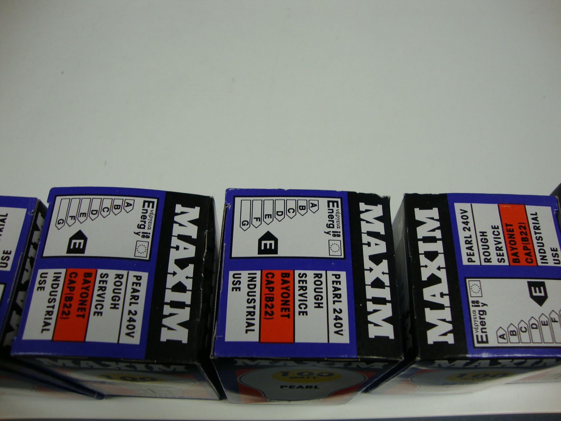 5x Maxim Pearl Bayonet Cap Bulb 100W Grade A - Image 3 of 3