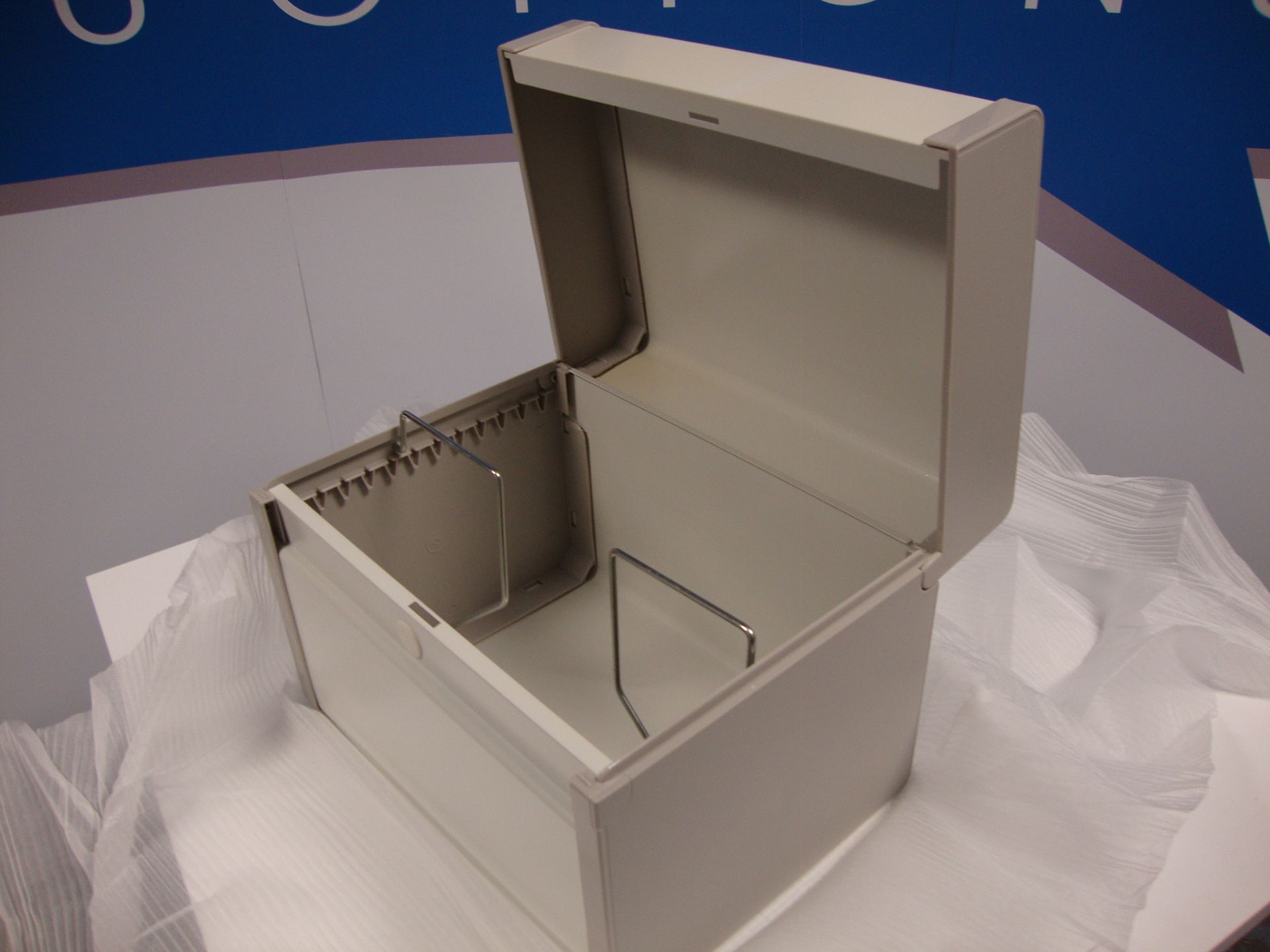 1x VAL-REX Cream Mini portable filing cabinet  G - Image 3 of 3