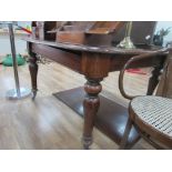 Victorian mahogany table with centre leaf