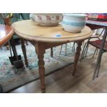 Extendable pine dining table
