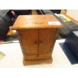 Oak cupboard (small)