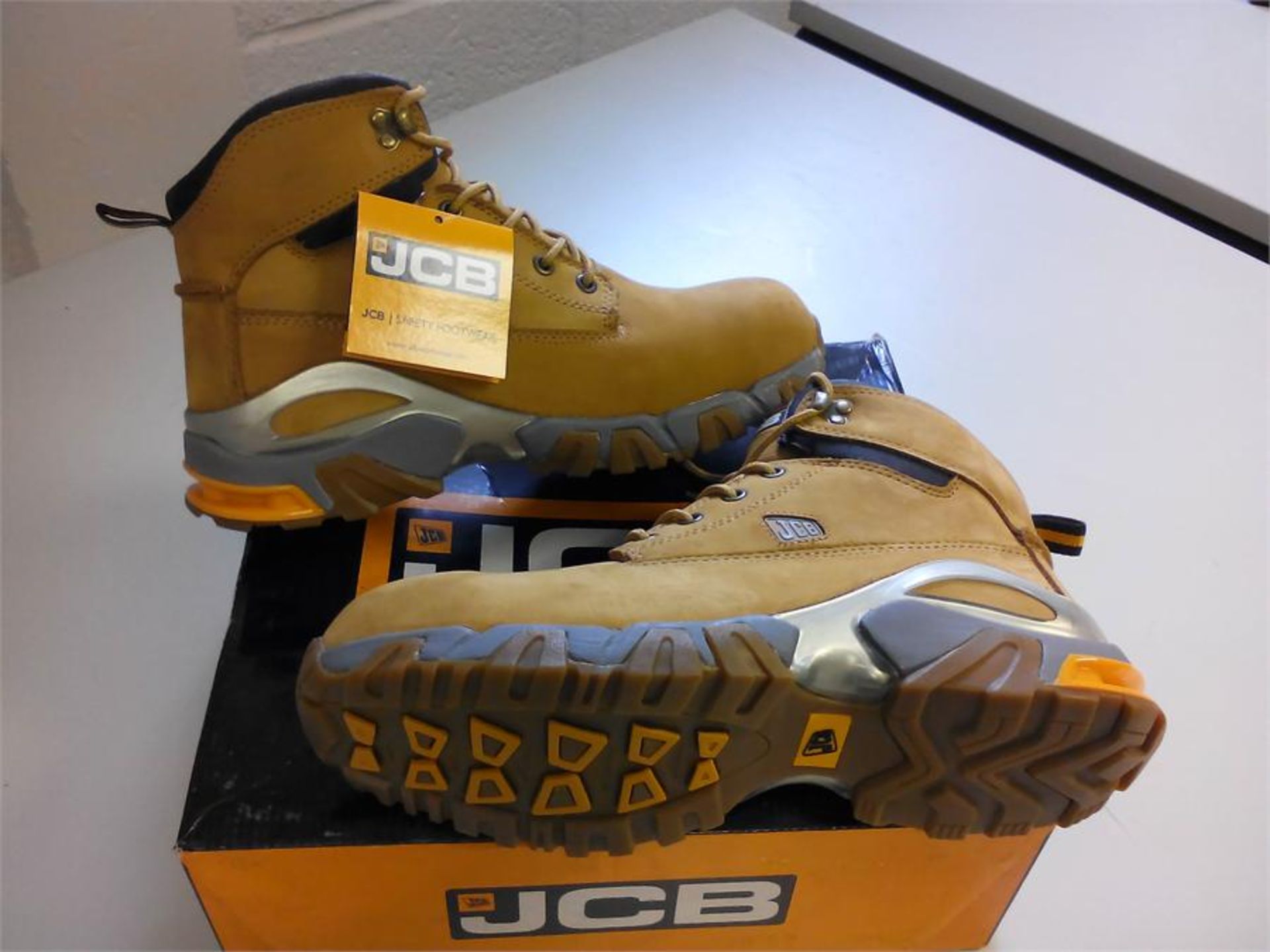 JCB Honey Safety Boots NEW Boxed - RRP £40 - UK Size 10 / USA 11 / EURO 44 - Colour/Material: