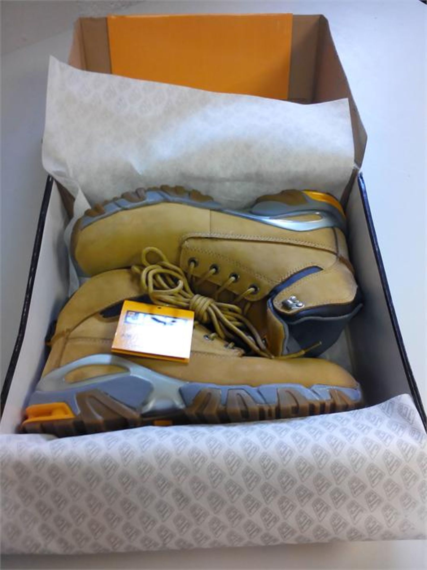 JCB Honey Safety Boots NEW Boxed - RRP £40 - UK Size 10 / USA 11 / EURO 44 - Colour/Material: - Image 2 of 2