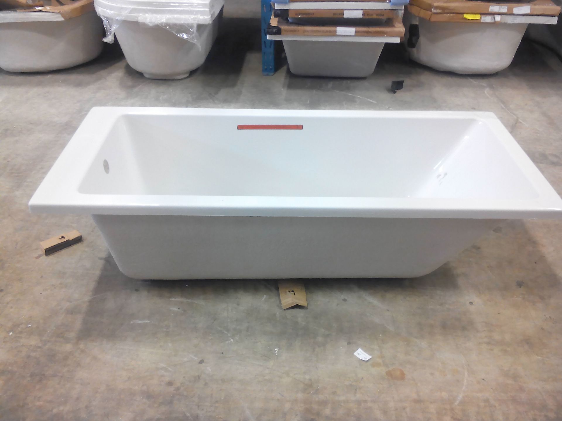 1600x700 singled acrylic bath - Image 2 of 4