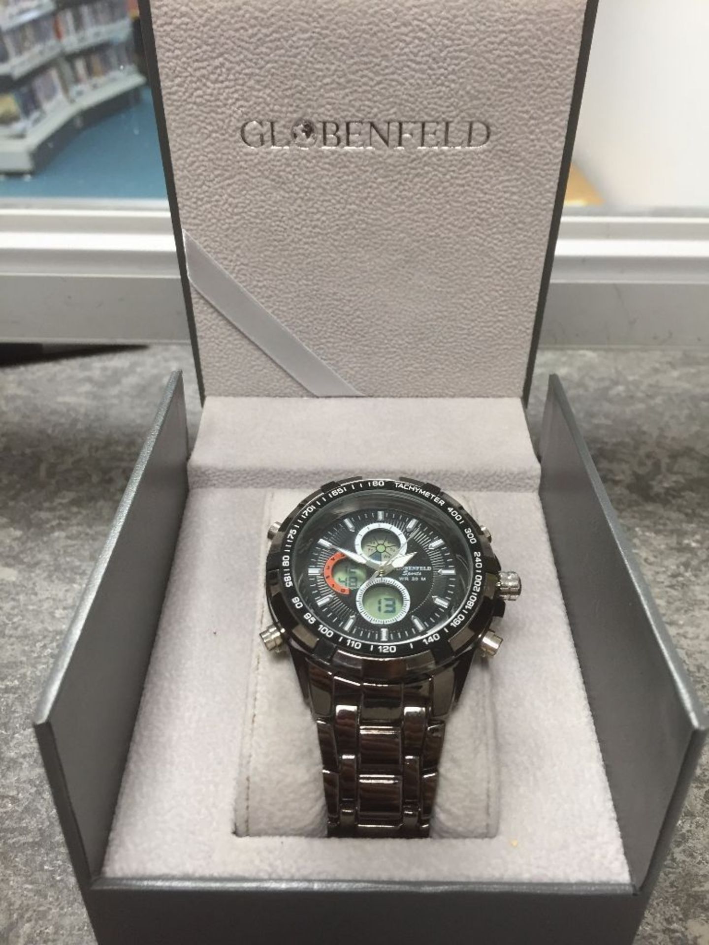 Globenfeld Sports Model 9101 This fabulous Globenfeld Sports watch comes with a Black dial and is - Image 3 of 3