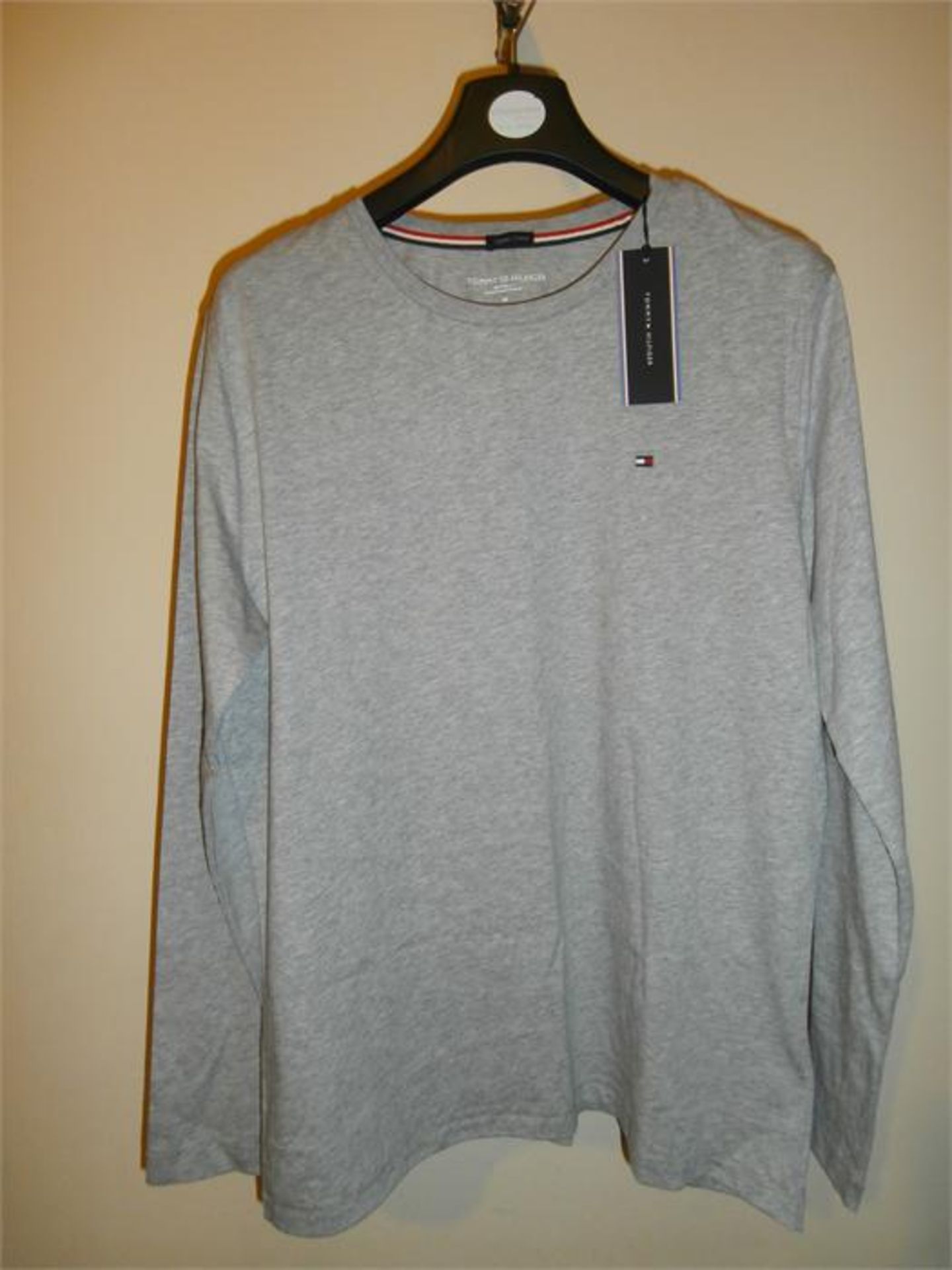 NEW. Tommy Hilfiger, Norton cn tee Is, Grey, Long Sleeved, Crew Neck, TOP. Size M. RRP £50