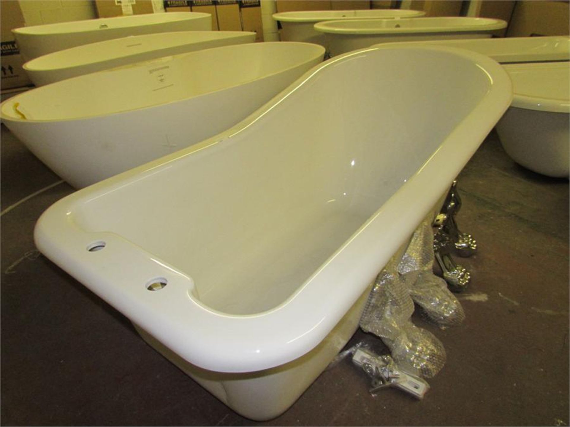 1500 x 700mm Traditional slipper roll top bath - Image 2 of 3
