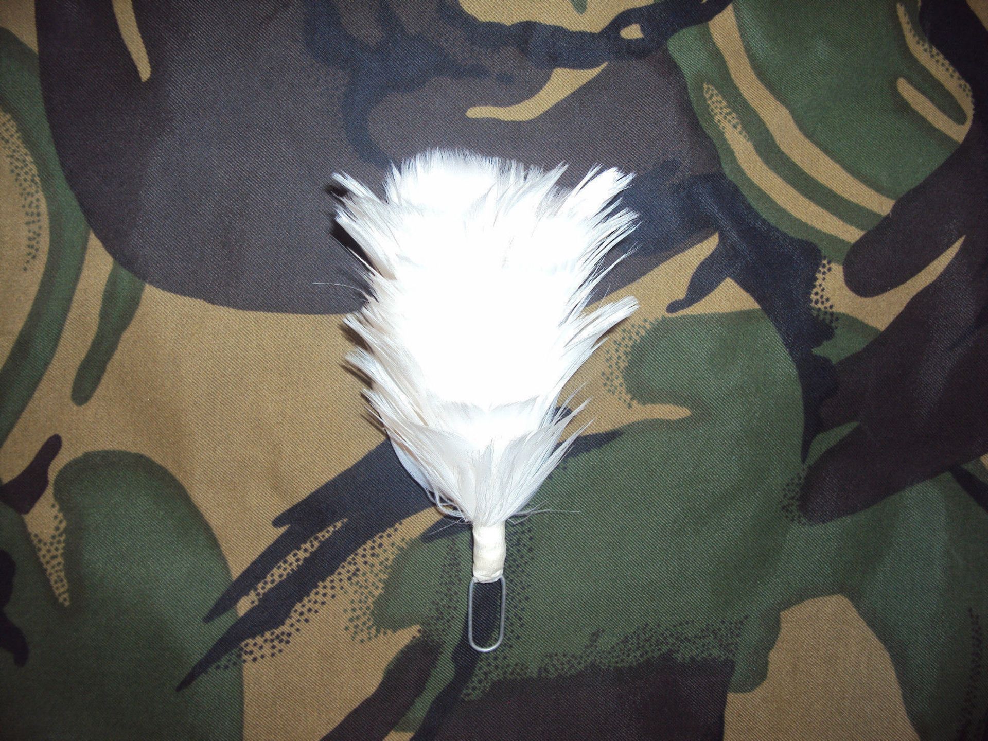 250x White Feather Plumes - Brand New