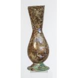 Tropfenflasche auf FußNaher Osten, wohl 4.-5. Jh. Grünstichiges Glas in Vasenform auf ausgestelltem,