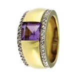 Bandring585-er Gelbgold, ca. 13,1 g. Gewölbter Bandring, mittig quadratischer Amethyst im