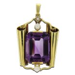 Amethystanhänger585-er Gelbgold, ca. 15,5 g. Anhänger mit im achteckigen Treppenschliff facettiertem