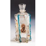 Seltene Flasche mit dem Hl. NikolausVenedig, um 1700 Farbloses Glas mit hochgestochenem Boden und